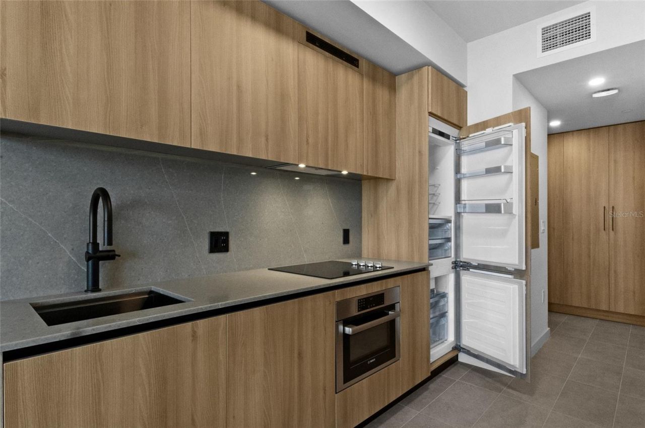 121 NE 5th Street , Unit 1500, Miami, FL 33132 Photo