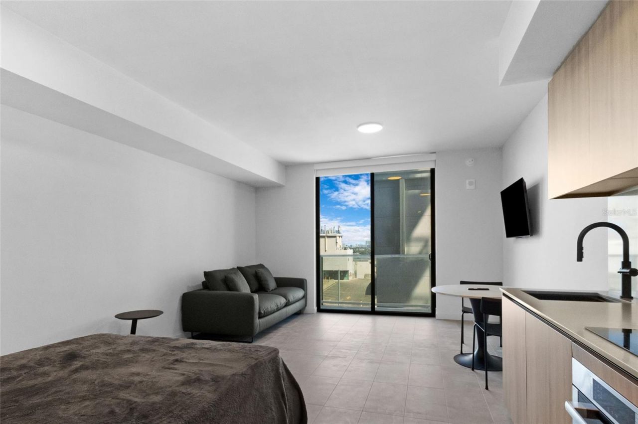 121 NE 5th Street , Unit 1500, Miami, FL 33132 Photo