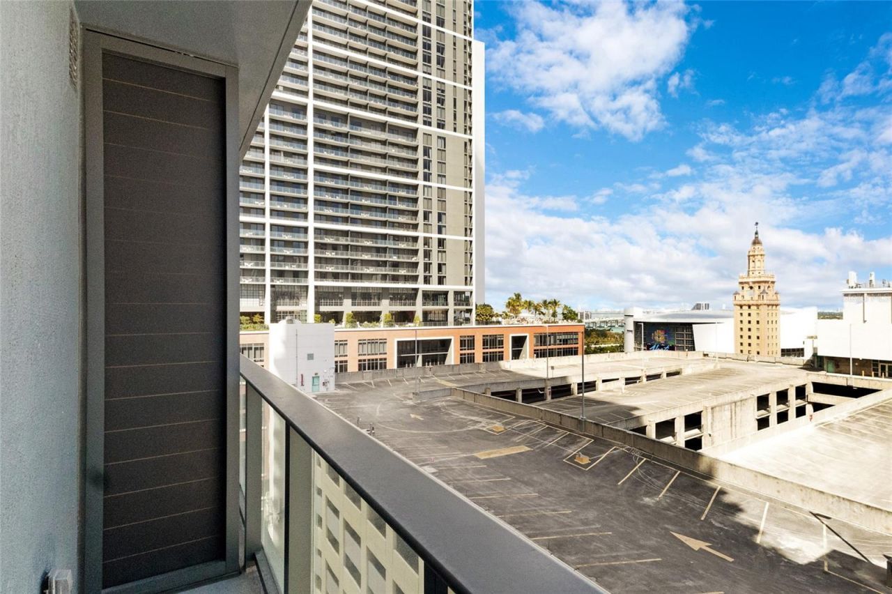 121 NE 5th Street , Unit 1500, Miami, FL 33132 Photo