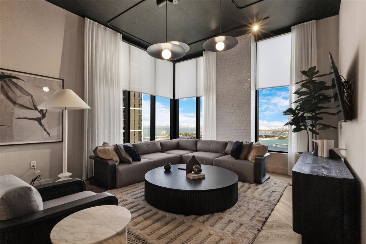 121 NE 5th Street , Unit 1500, Miami, FL 33132 Photo