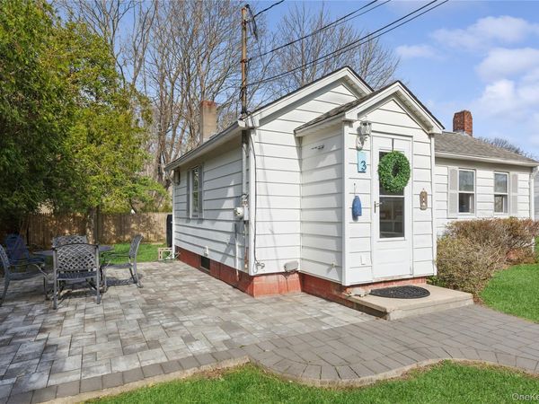 3 Lincoln Street, Westhampton, NY 11977