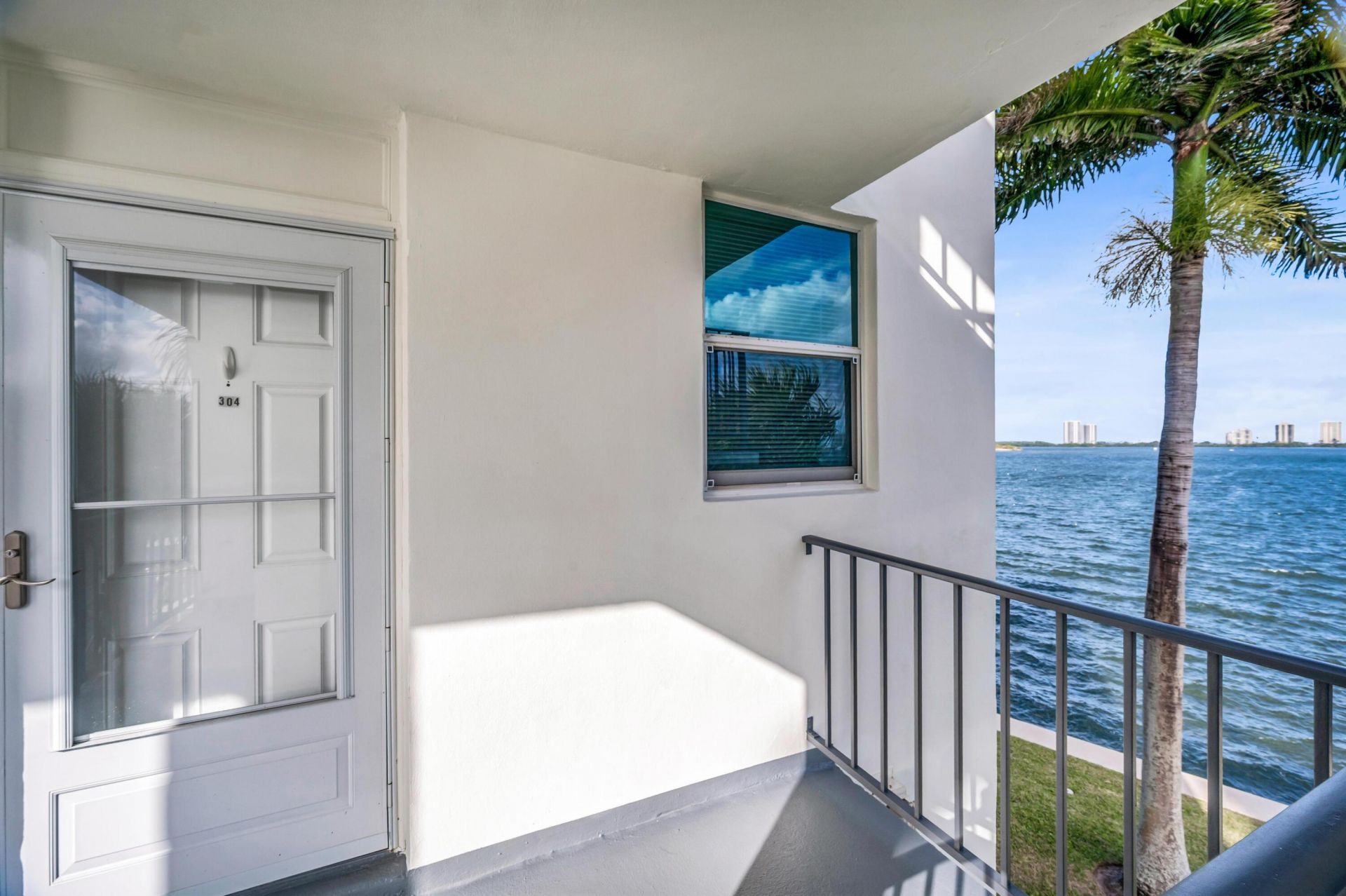 100 Paradise Harbour Boulevard, Unit 304, North Palm Beach, FL 33408 Photo