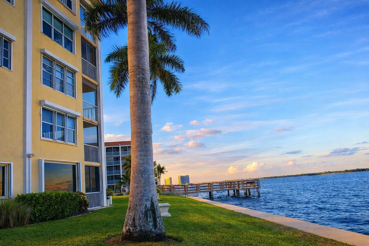 100 Paradise Harbour Boulevard, Unit 304, North Palm Beach, FL 33408 Photo