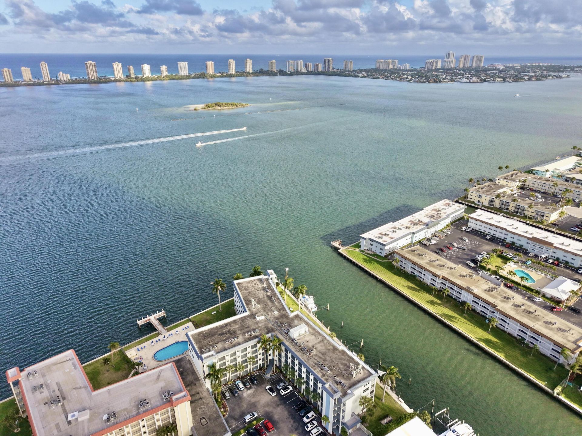 100 Paradise Harbour Boulevard, Unit 304, North Palm Beach, FL 33408 Photo