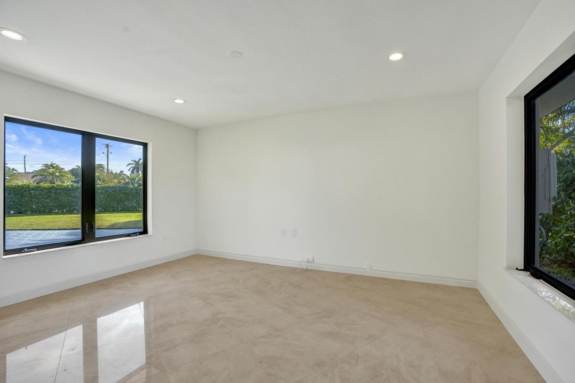 2425 Middle River Drive, Fort Lauderdale, FL 33305 Photo