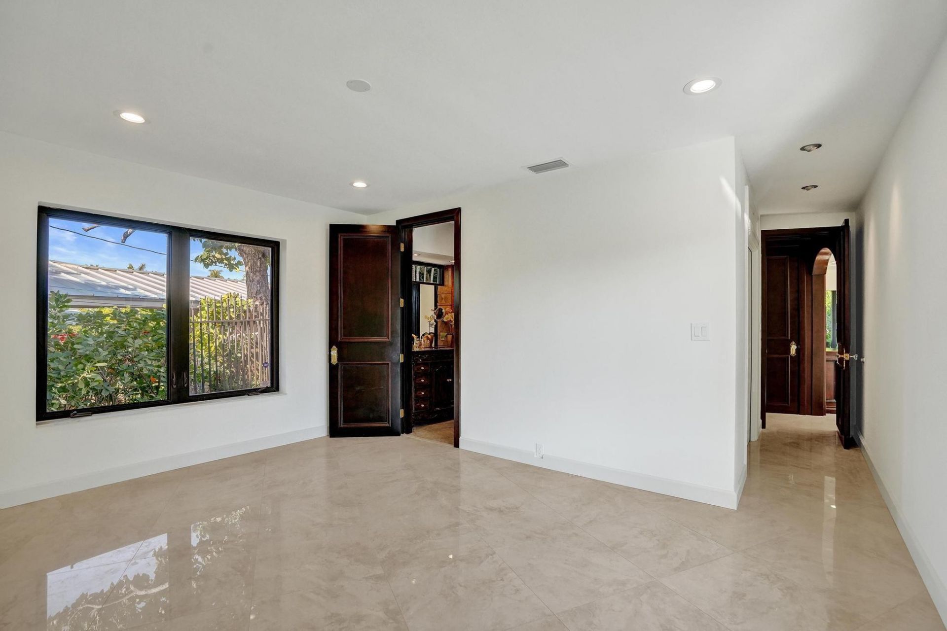 2425 Middle River Drive, Fort Lauderdale, FL 33305 Photo