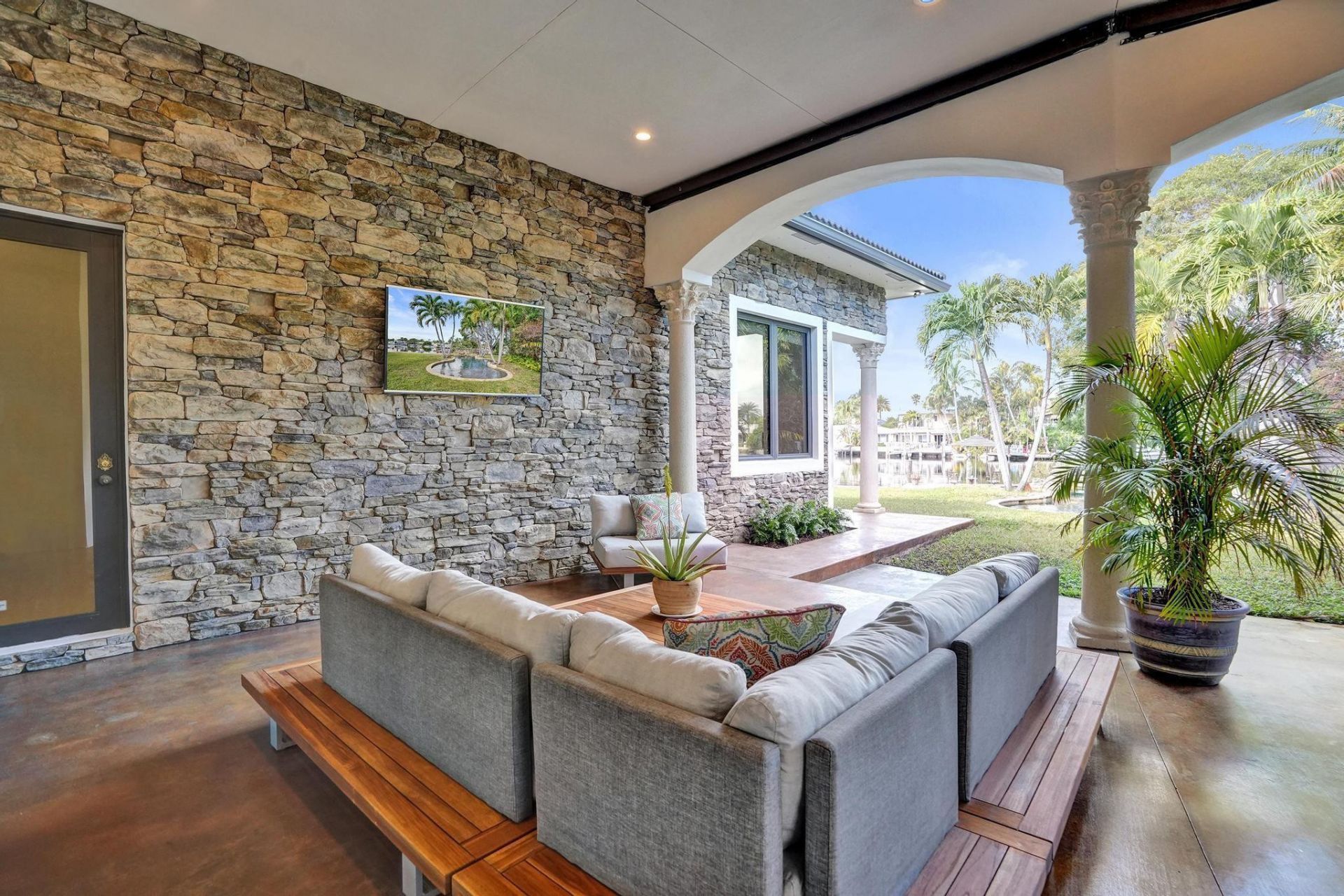 2425 Middle River Drive, Fort Lauderdale, FL 33305 Photo