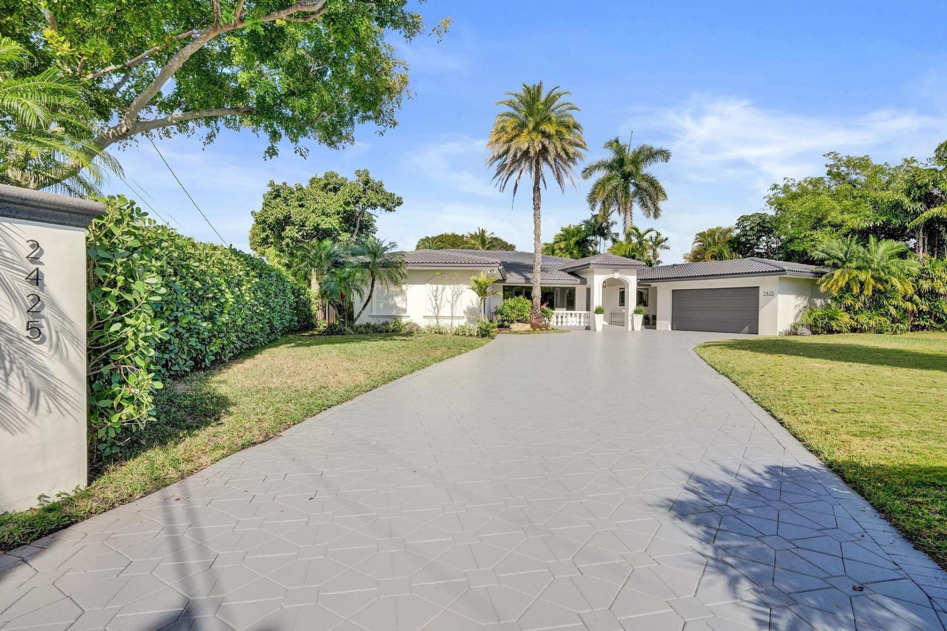 2425 Middle River Drive, Fort Lauderdale, FL 33305 Photo