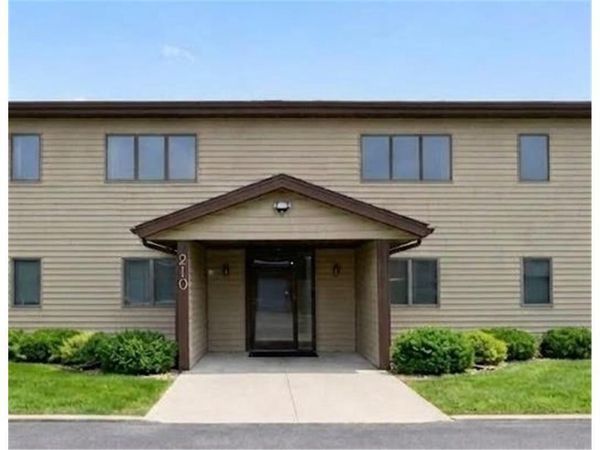 210 Sargent Drive, Unit 103, Red Wing, MN 55066