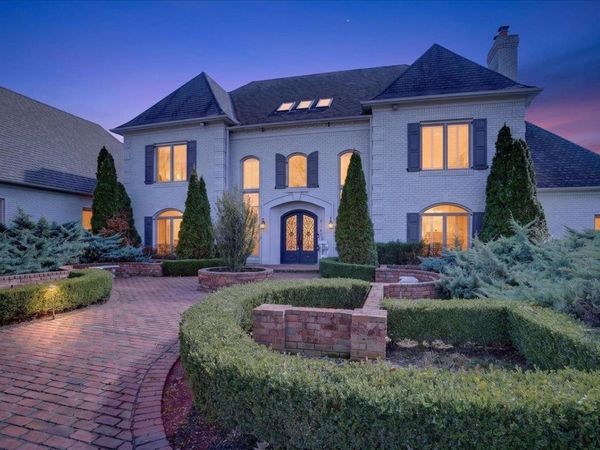 9141 FOREST BEND CT, Germantown, TN 38138