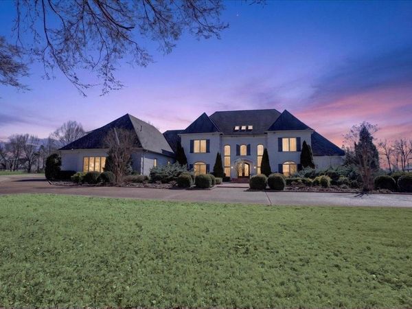 9141 FOREST BEND CT, Germantown, TN 38138
