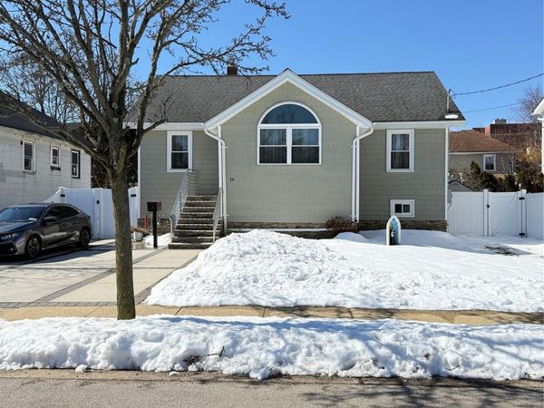 16 Sportsmans Avenue, Freeport, NY 11520