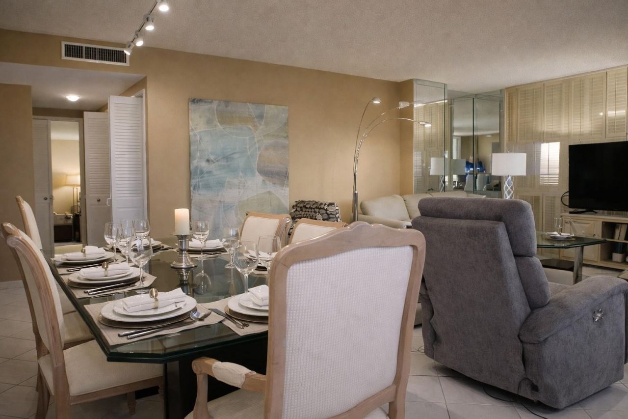 4330 Hillcrest Drive, Unit 420, Hollywood, FL 33021 Photo