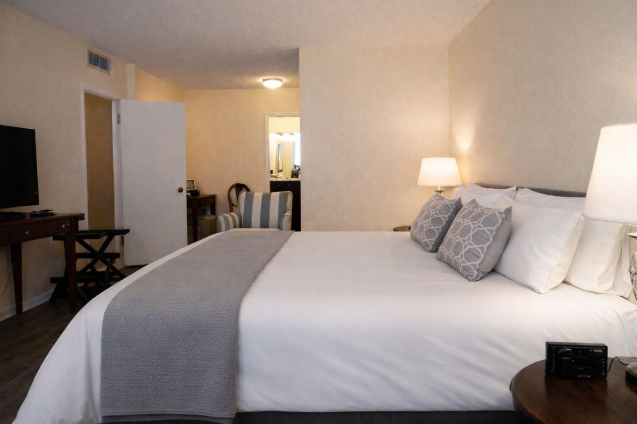 4330 Hillcrest Drive, Unit 420, Hollywood, FL 33021 Photo