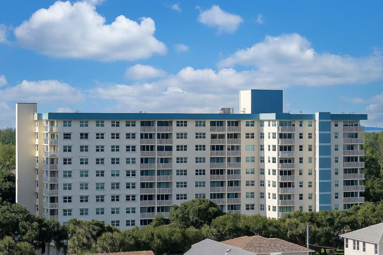 4330 Hillcrest Drive, Unit 420, Hollywood, FL 33021 Photo