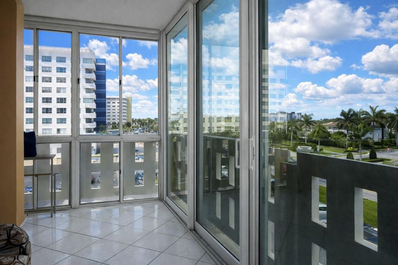 4330 Hillcrest Drive, Unit 420, Hollywood, FL 33021 Photo