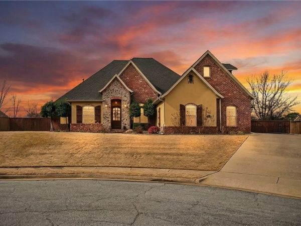 6426 44th Street , Rogers, AR 72758