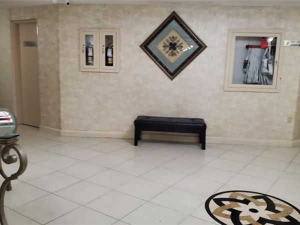 1400 Saint Charles Pl, Unit 713, Pembroke Pines, FL 33026