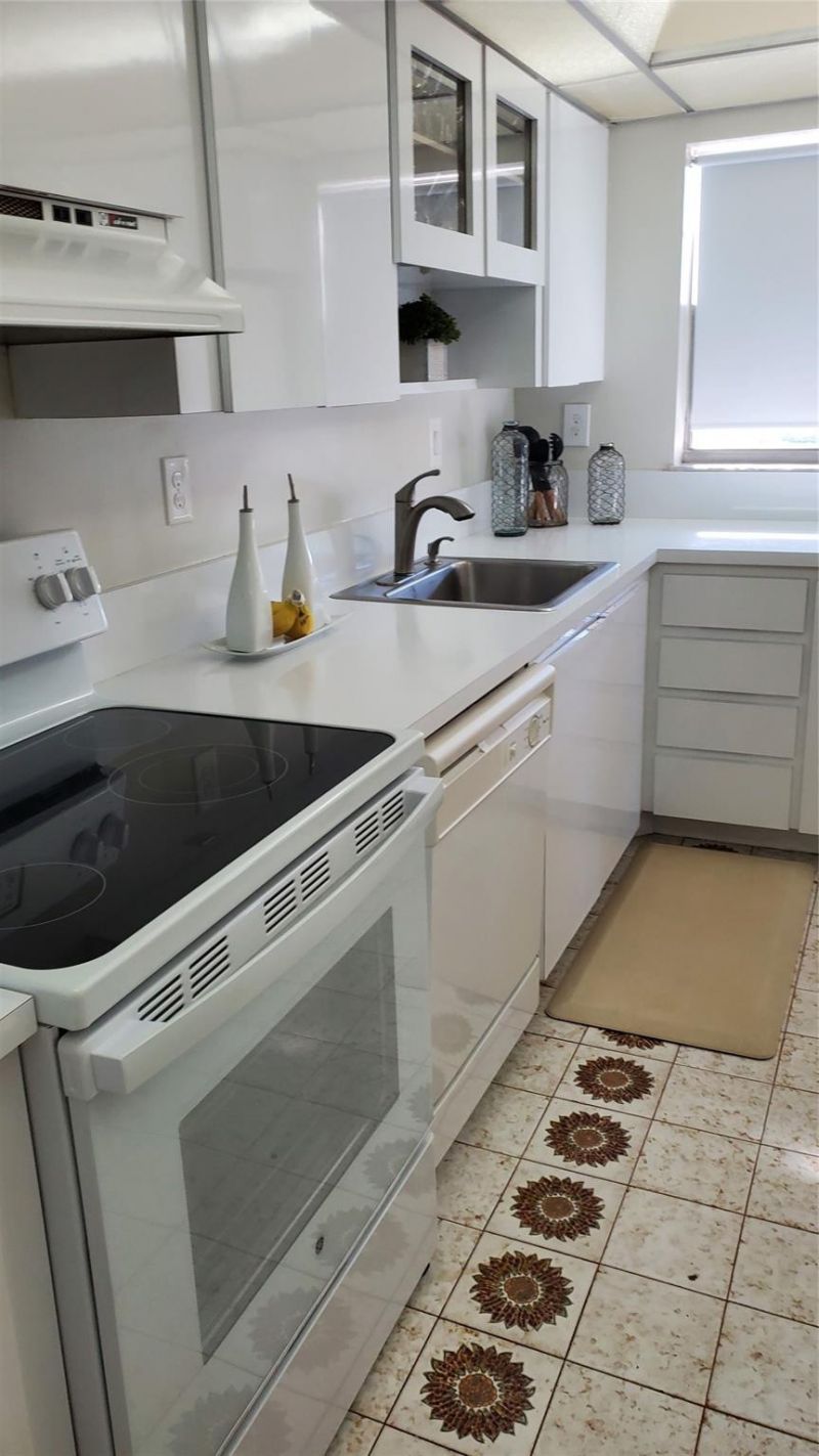1400 Saint Charles Place, Unit 713, Pembroke Pines, FL 33026 Photo