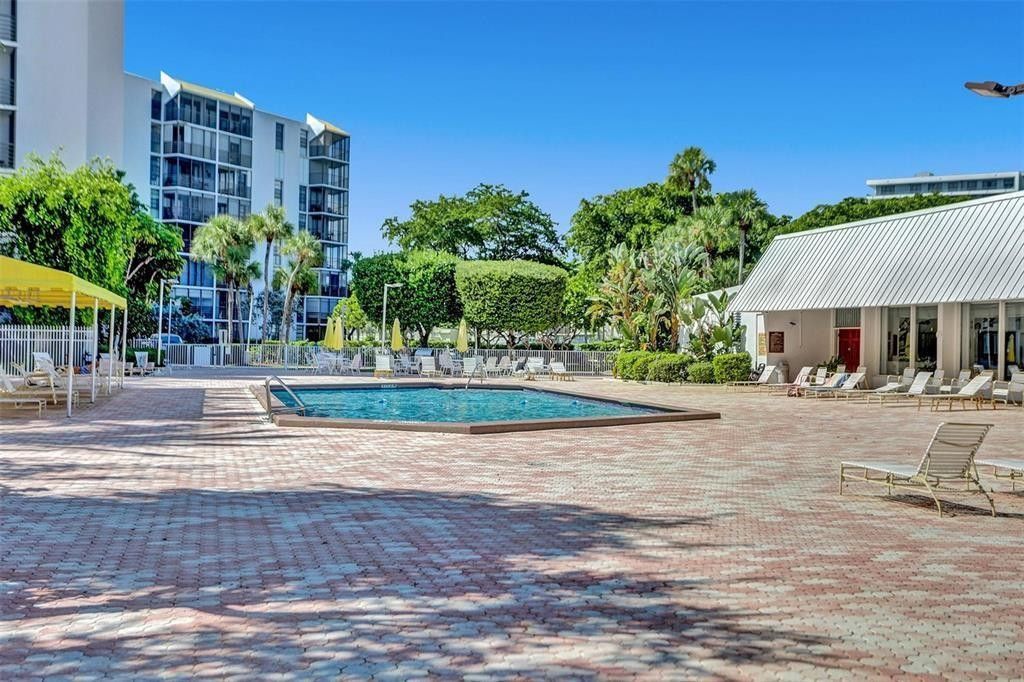20500 W Country Club Drive, Unit 416, Aventura, FL 33180 Photo