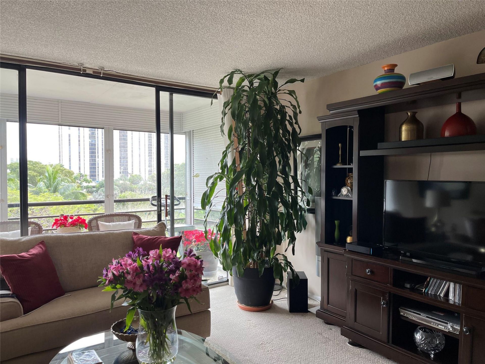 20500 W Country Club Drive, Unit 416, Aventura, FL 33180 Photo