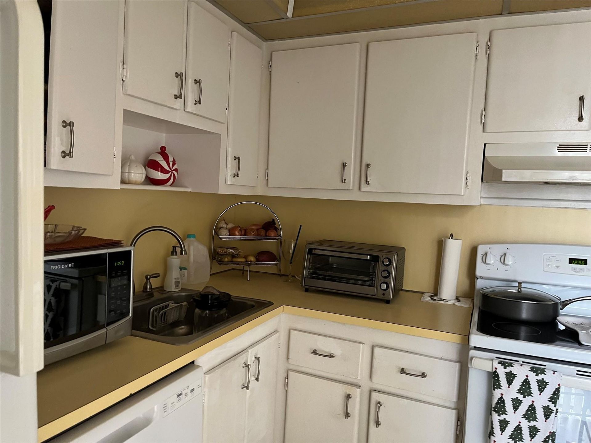 20500 W Country Club Drive, Unit 416, Aventura, FL 33180 Photo