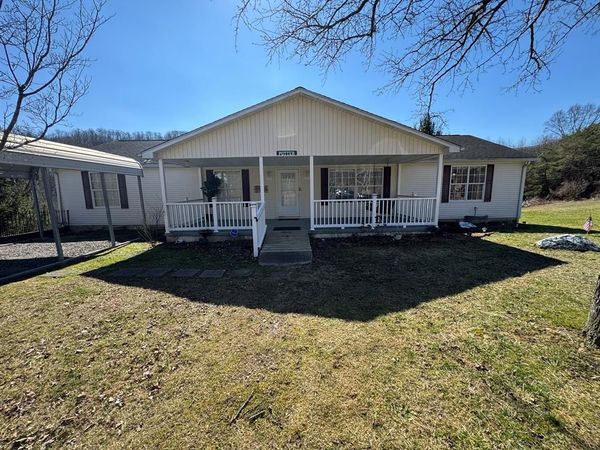 97 Potter Court, PAX, WV 25904