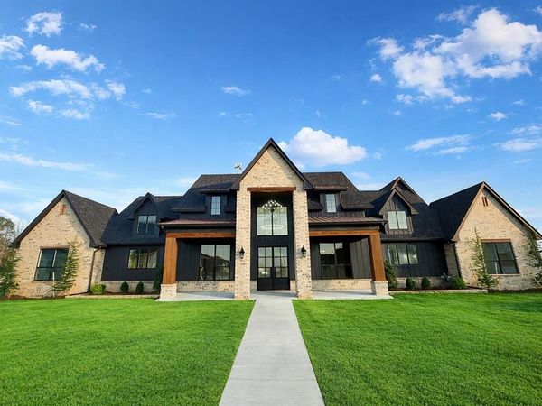 4700 Rustic Trail, Moore, OK 73160