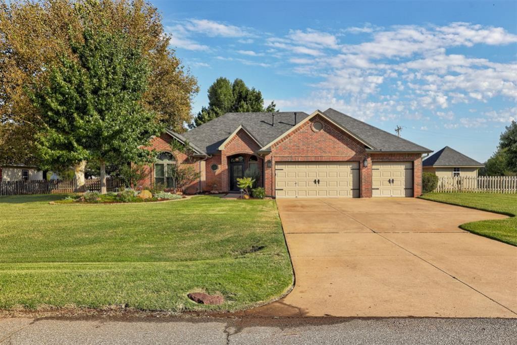 2021 Raineys Boulevard, Edmond, OK 73025 Main Photo