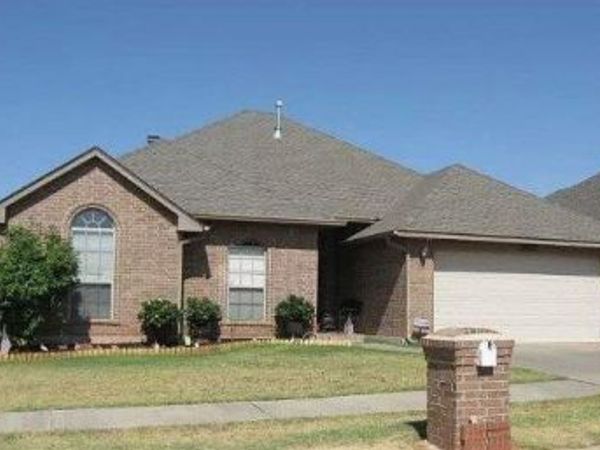 17037 Woodvine Drive, Edmond, OK 73012