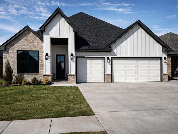 12105 SW 17th Street, Yukon, OK 73099