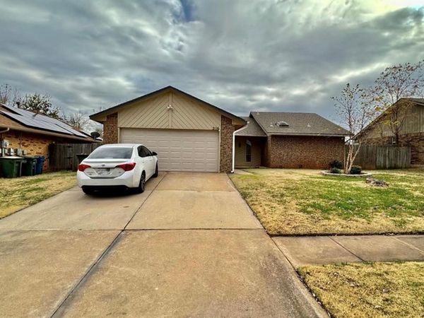 2116 Lazy Brook Trail, Edmond, OK 73013
