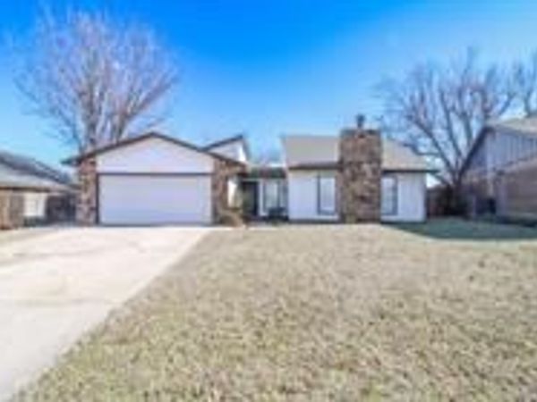 8900 N Shannon Avenue, Oklahoma City, OK 73132