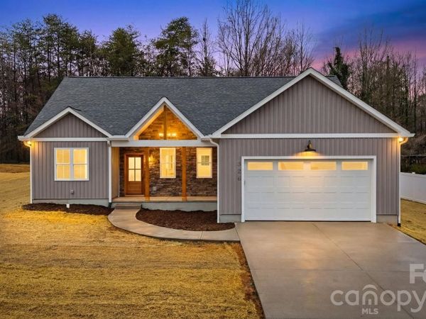 326 E Pine Street , Maiden, NC 28650