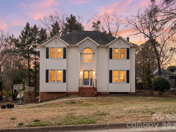 22 31st Avenue Court NE, Hickory, NC 28601