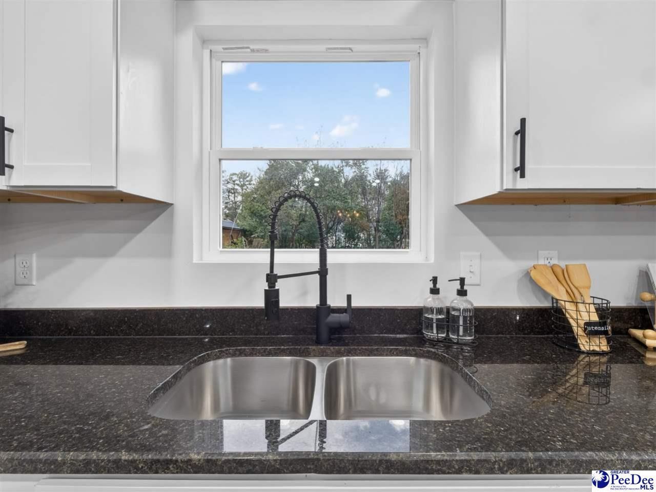 16 Lawton Cir Photo 17