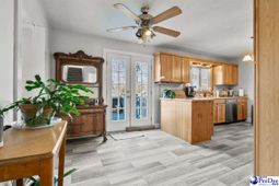 2001 Elanie Cir. photo 4
