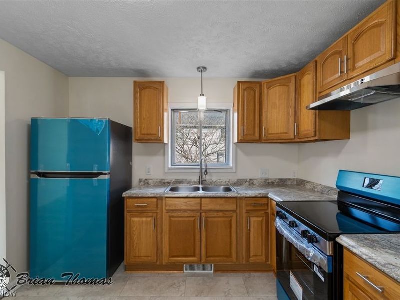 804 Carpenter Street, Akron, OH 44310 Photo 8