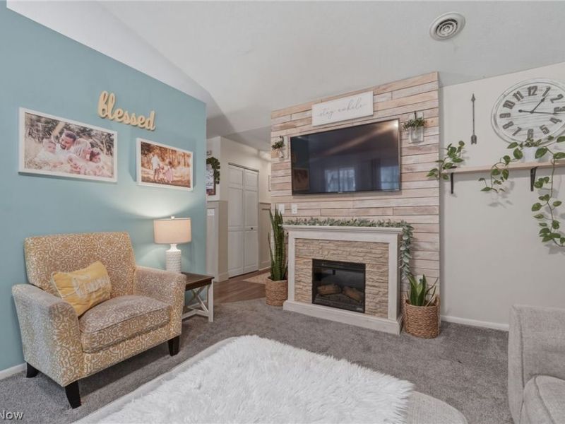 2204 Deer Run, Rock Creek, OH 44084 Photo 12