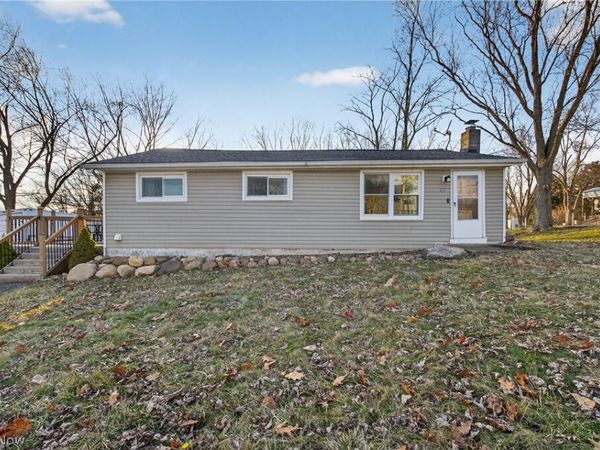 7651 Brownwood Avenue NW, Canal Fulton, OH 44614