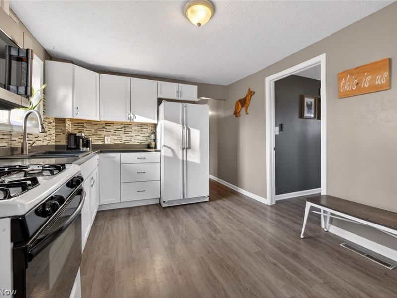 7651 Brownwood Avenue NW, Canal Fulton, OH 44614 Photo 12