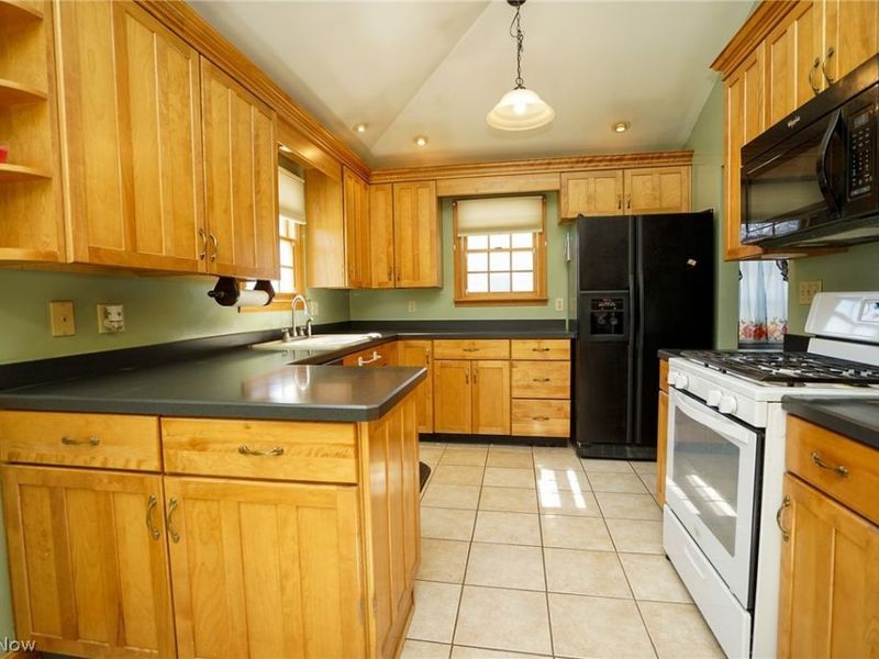 453 W Omar Street, Struthers, OH 44471 Photo 12