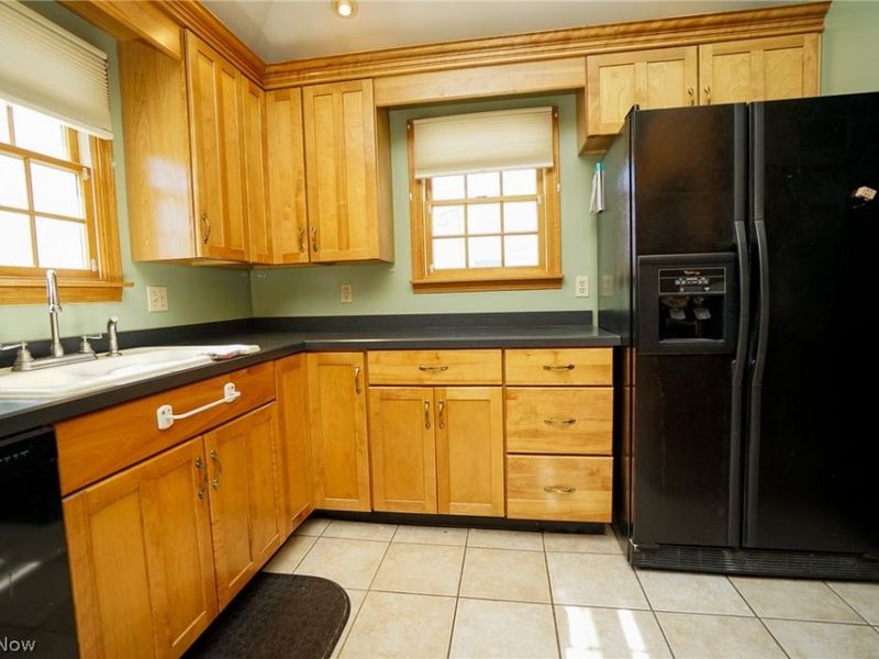 453 W Omar Street, Struthers, OH 44471 Photo 15