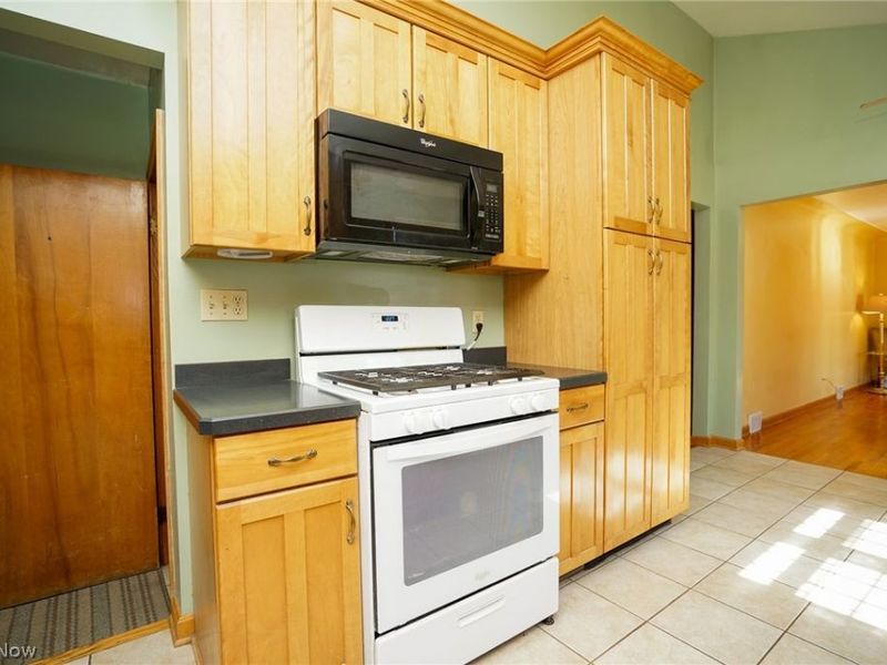 453 W Omar Street, Struthers, OH 44471 Photo 16