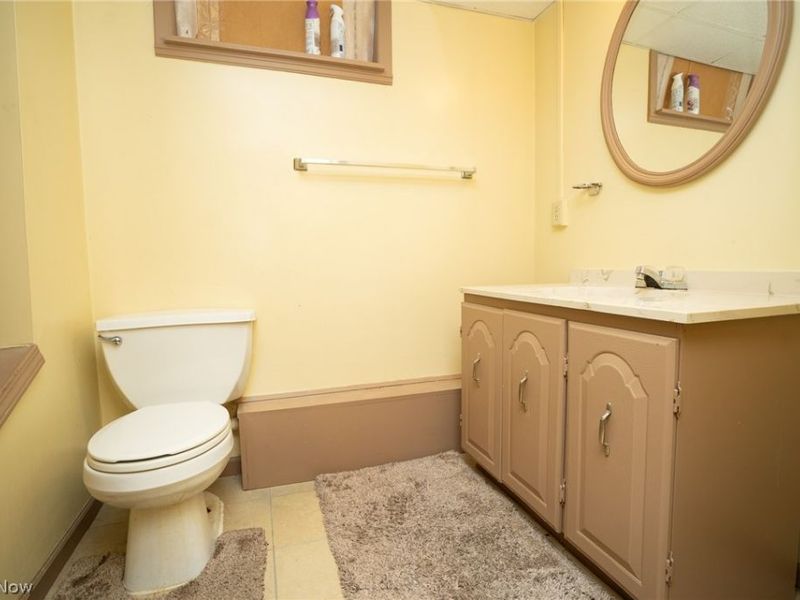 453 W Omar Street, Struthers, OH 44471 Photo 24