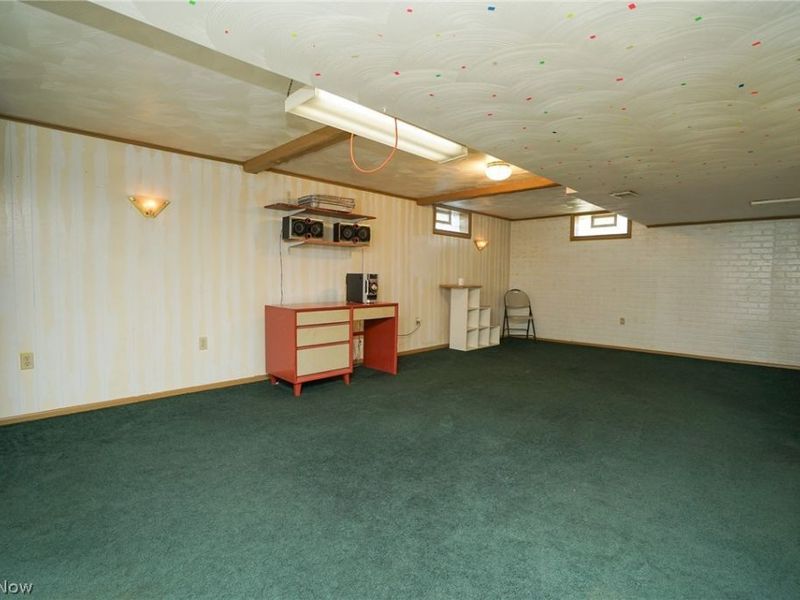 453 W Omar Street, Struthers, OH 44471 Photo 25