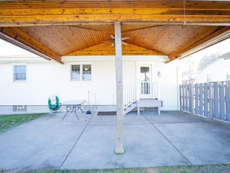 453 W Omar Street, Struthers, OH 44471 Photo 4