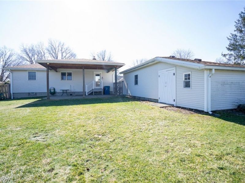 453 W Omar Street, Struthers, OH 44471 Photo 8