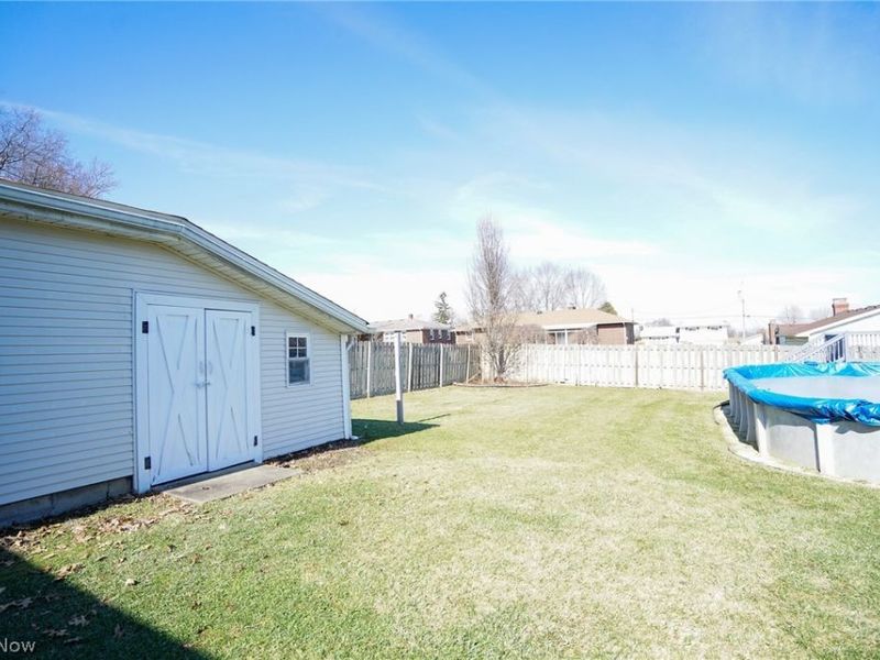 453 W Omar Street, Struthers, OH 44471 Photo 9