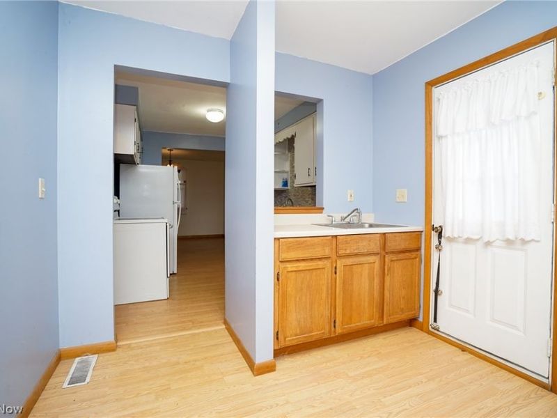 5581 E Calla Road E, New Middletown, OH 44442 Photo 6